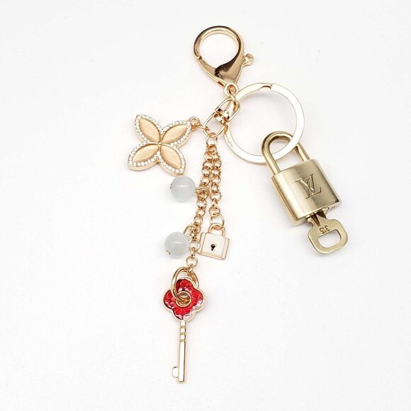 100% Auth Louis Vuitton Lock & Key with unbranded Bagcharm, Keycharm, Keychain - Picture 1 of 9
